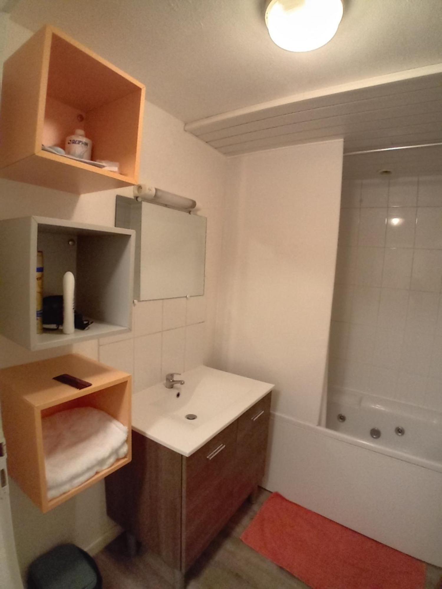 Appart Chartreux Baignoire Massante ,A 3 Minutes Du Centre En Bus! 2 Etoiles Atout France Voiron Luaran gambar