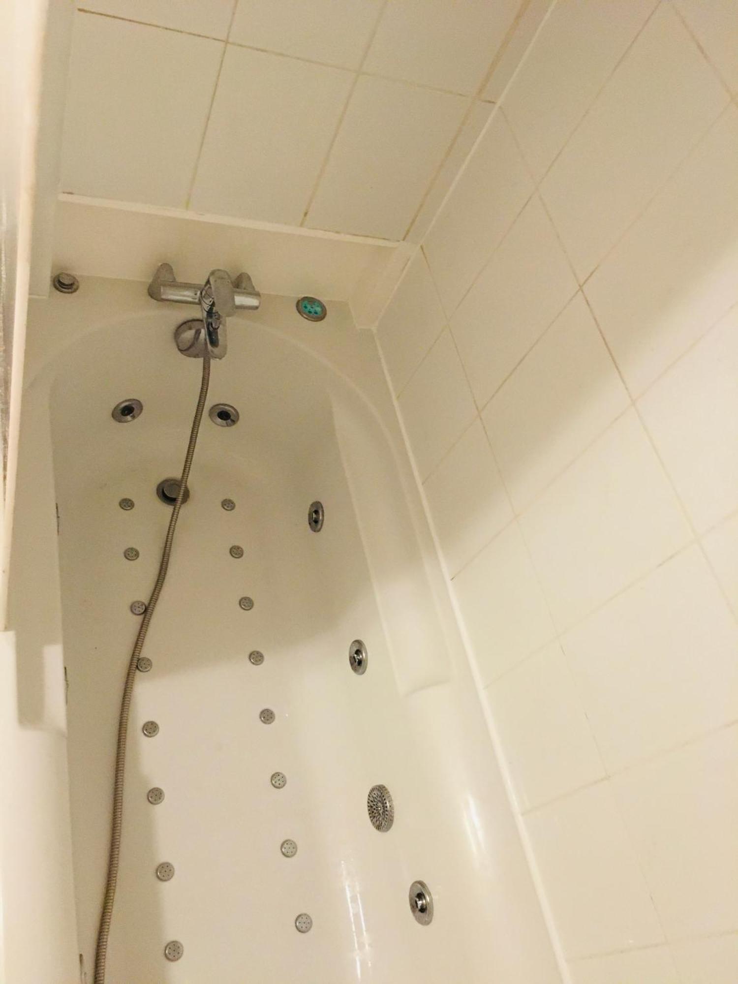 Appart Chartreux Baignoire Massante ,A 3 Minutes Du Centre En Bus! 2 Etoiles Atout France Voiron Luaran gambar